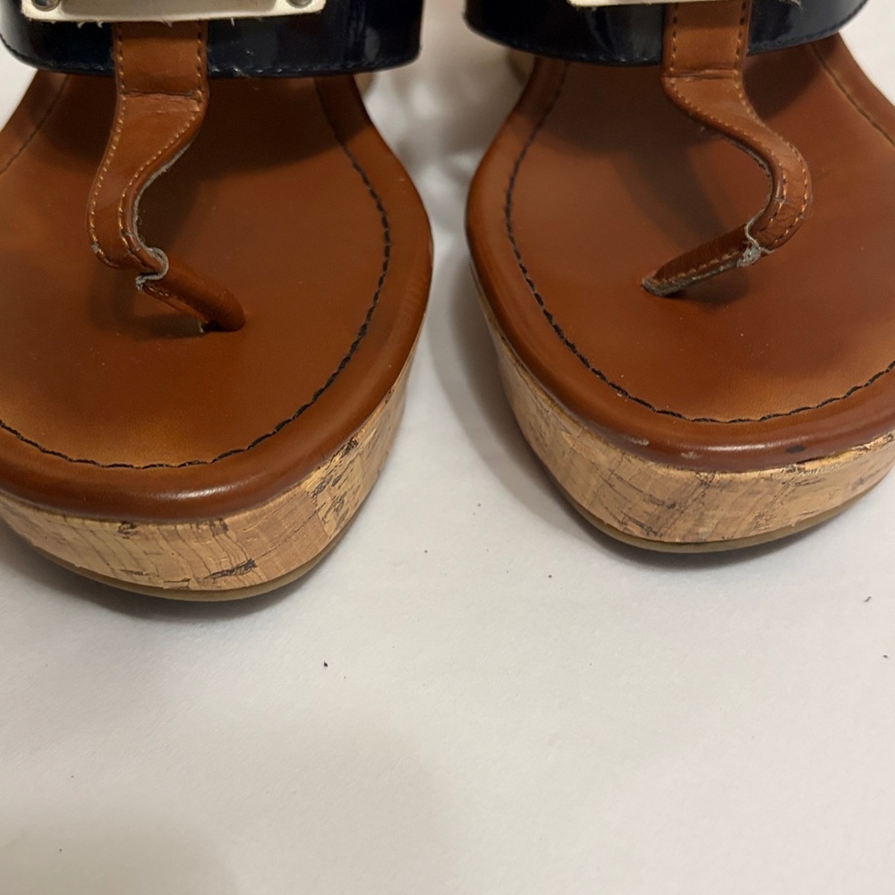 Tommy Hilfiger Women's Black and Tan Sandals - Picture 7 of 9